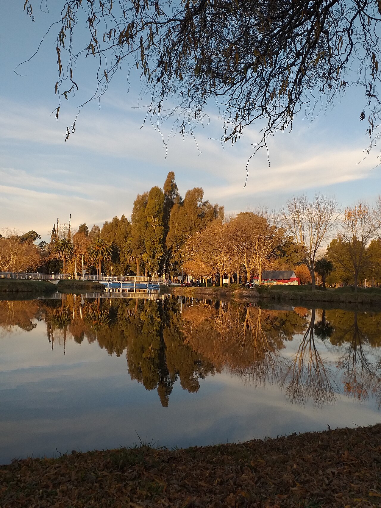 Balneario Municipal de Rauch al atardecer